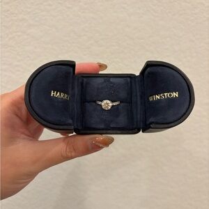 Harry Winston Diamond Ring - Elegant Silver